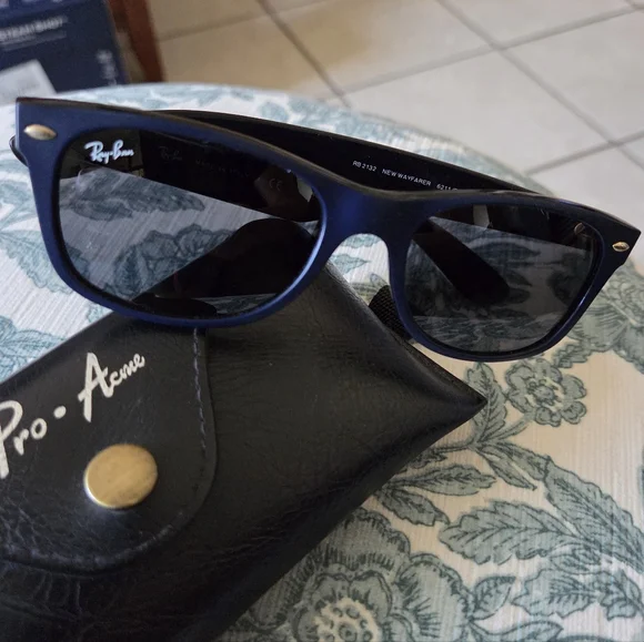💙YOUTH Ray-Ban New Wayfarer Sunglasses🎁 - Picture 1 of 8